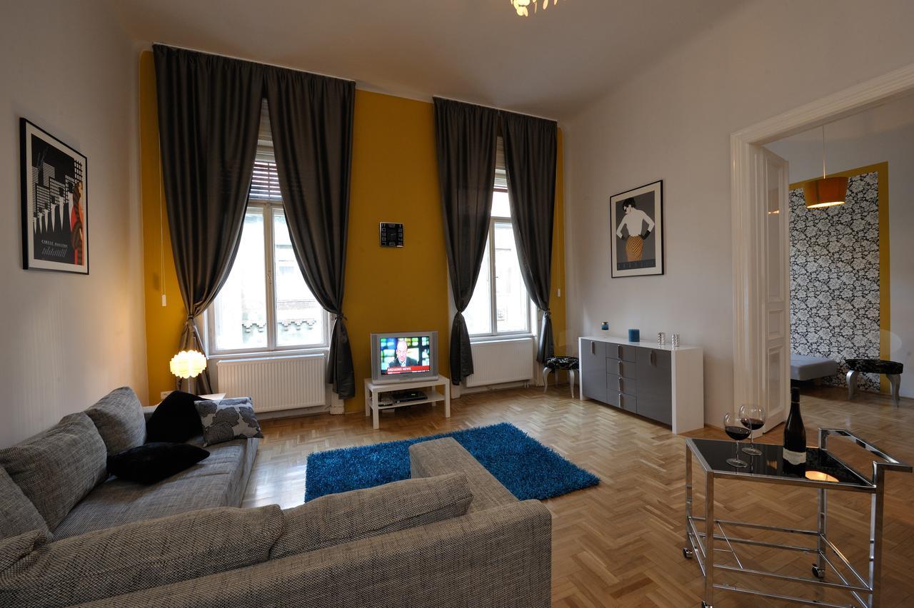 International Apartments Budapest Luaran gambar